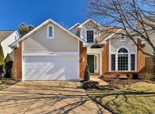 1026 Cambridge Way Dr, Chesterfield, MO