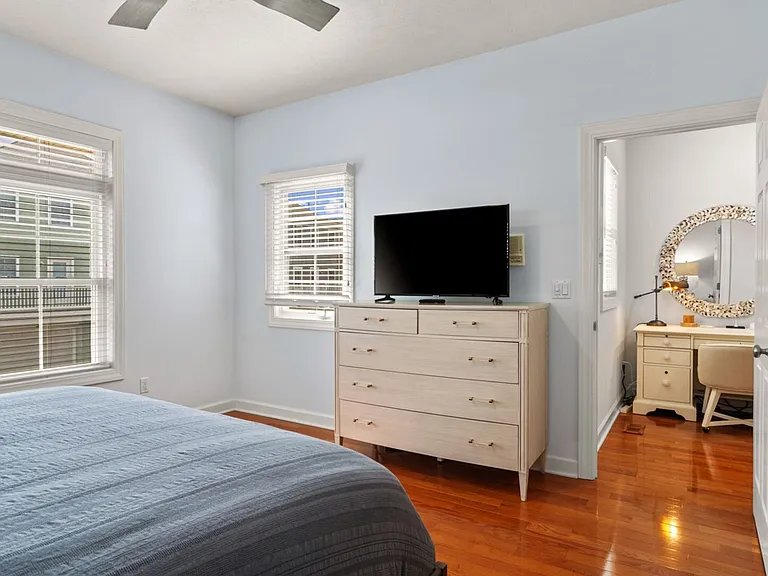 213 Midtown Dr — Photo 32