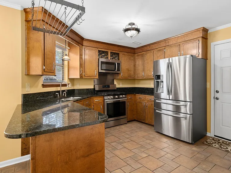 3338 Pinewood Dr — Photo 8