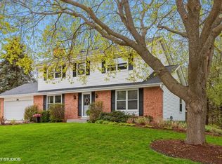 860 Crescent Ln, Hartland, WI 53029