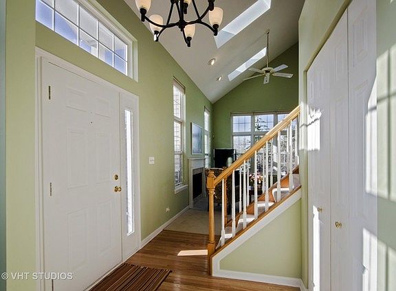 3rd image of 108 Parkview Dr