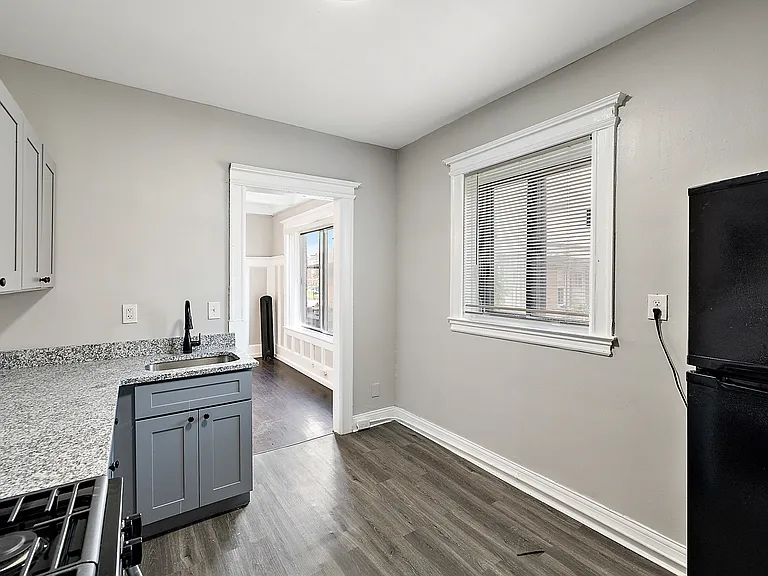 68 E Willis St #4 — Photo 12