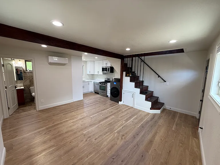 1517 Liberty St — Photo 7
