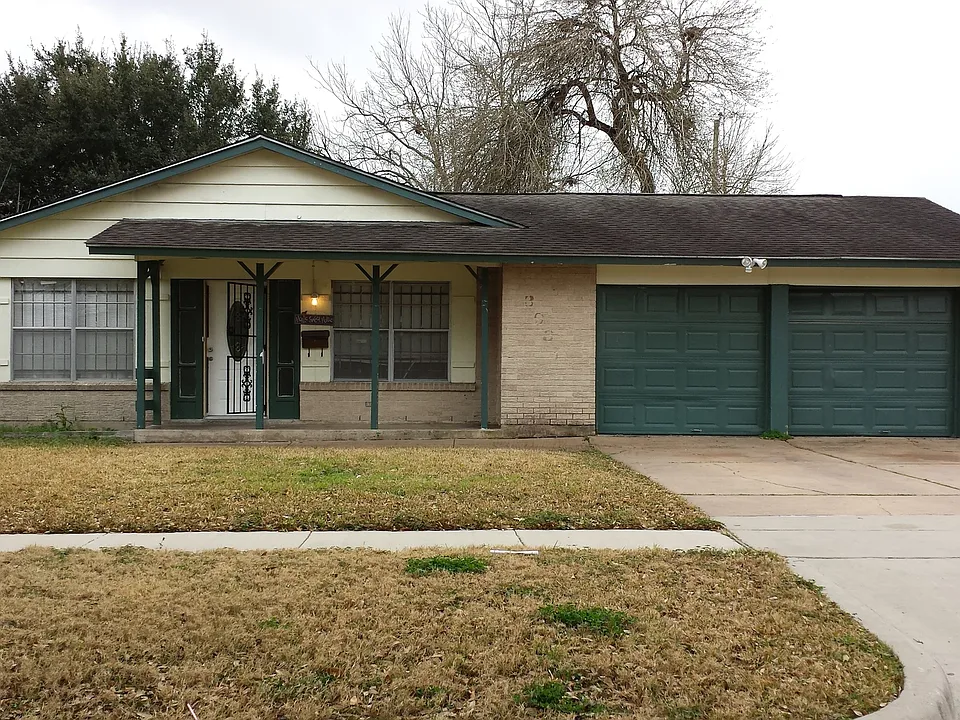 3931 Rosebud Dr