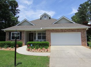 7 Edinburgh Cir, Hattiesburg, MS 39401