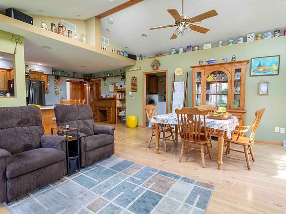 5th image of 2752 Shady Ln