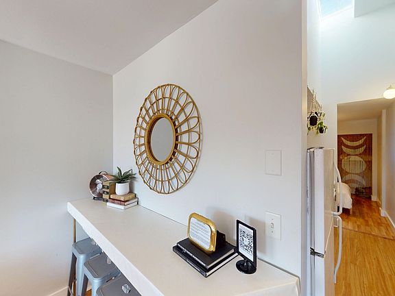 5th image of 415 Humphreys St APT 8