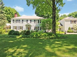 14 Currituck Rd, Newtown, CT 06470