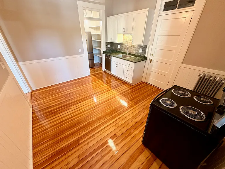 69 S Pleasant St #12 — Photo 20