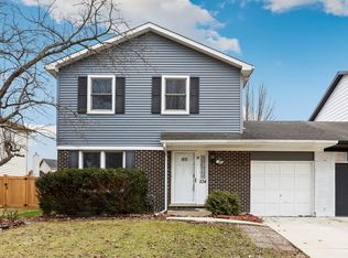 534 Grimes Ave, Naperville, IL 60565