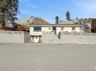 411 E Highland Ave, Chelan, WA 98816