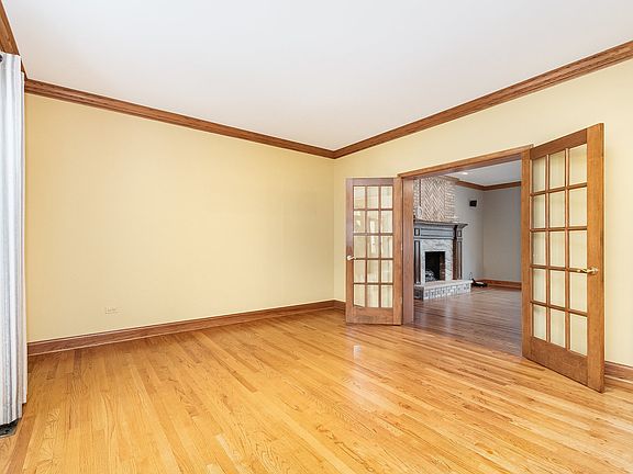 3rd image of 16810 Robin Ln