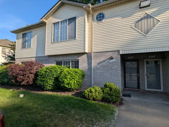 19520 Spagnuolo Ln, Roseville, MI 48066