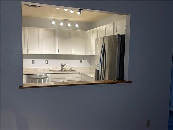 4th image of 3352 Plymouth Pl