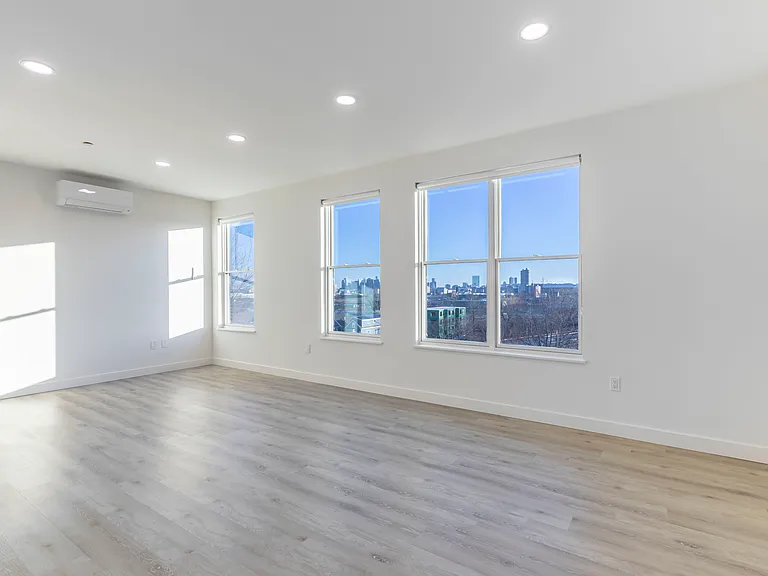 02 Harbor - Apt 502