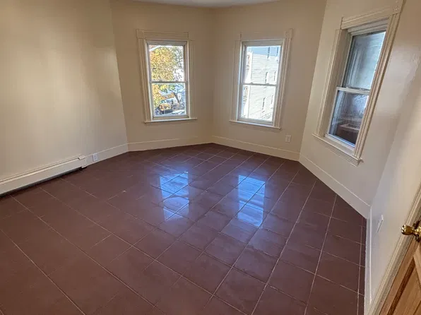 (undisclosed Address), Worcester, MA 01604