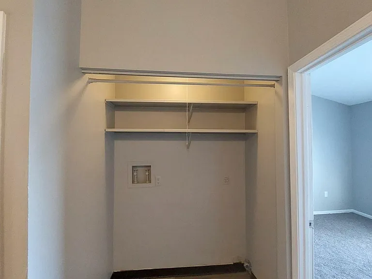Washer/ Dryer Hook Ups + Vaulted Ceilings