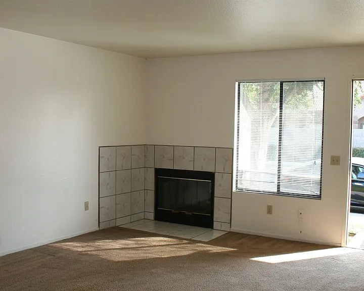 8600 White Rock — Photo 21