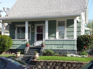 1917 SE Woodward St, Portland, OR