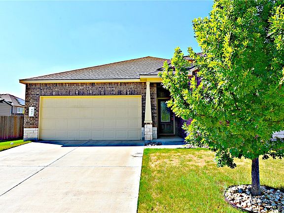 2nd image of 440 Sierra Mar Loop