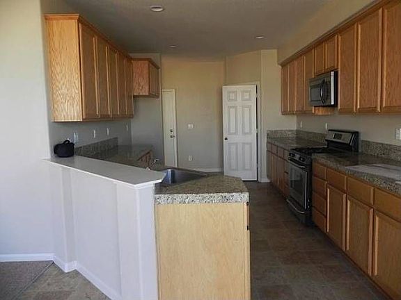 3rd image of 2105 Chapman Oak Dr