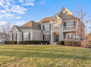 905 Lyons Ridge Dr, Cary, IL 60013