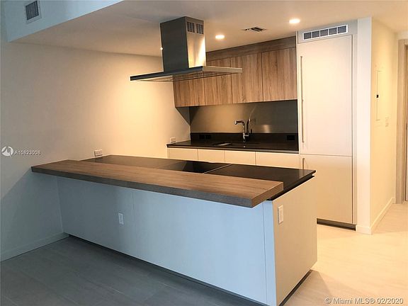 3rd image of 1000 Brickell Plz #4403