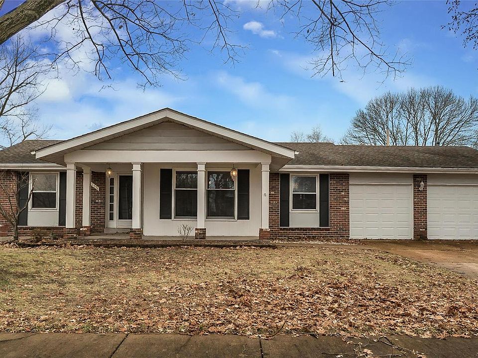 1st image of 2594 Shorewood Dr