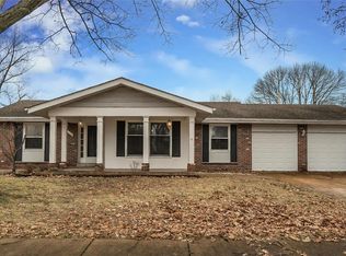 2594 Shorewood Dr, Florissant, MO