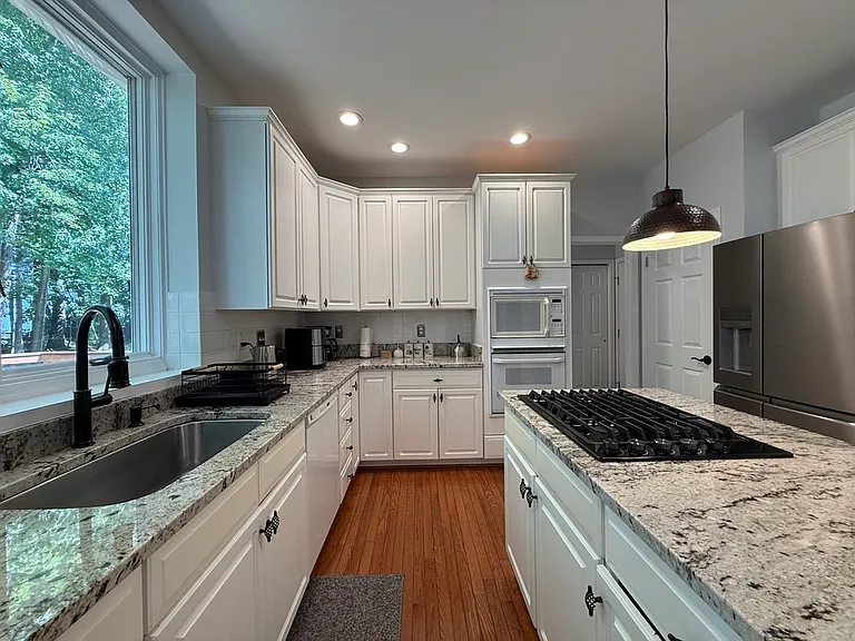 8011 Lions Crest Way — Photo 11