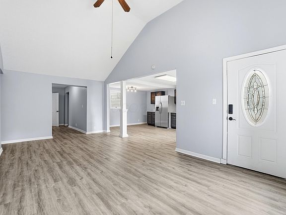 5th image of 220 N Wagner Ave