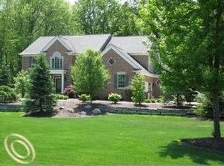 883 Mystic Woods, Hartland Township, MI 48843