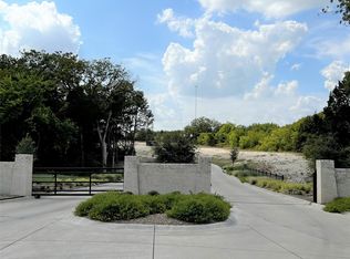 4950 Golden Bell Ln, Midlothian, TX 76065