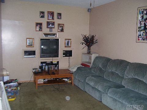 4th image of 49 Midwood Ave