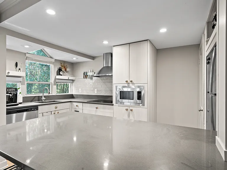 1057 N Old Woodward Ave — Photo 7