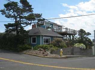 705 SW Alder St, Newport, OR 97365