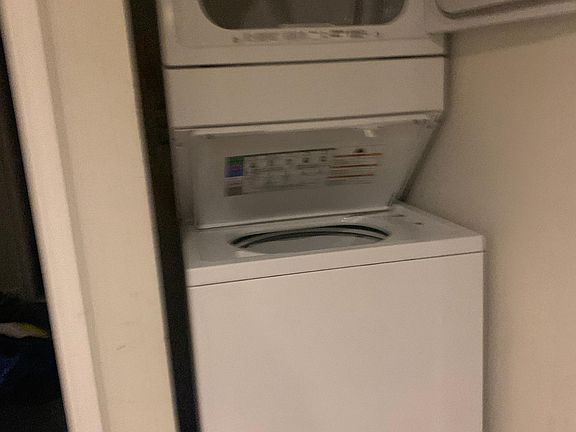 2nd image of 2737 N Kenmore Ave APT 1