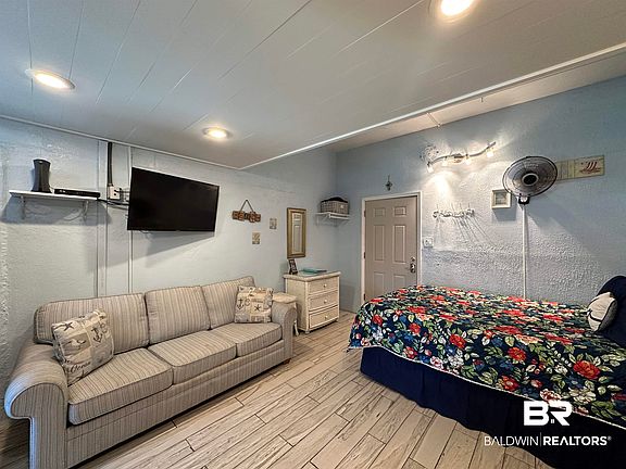5th image of 200 E Beach Blvd #302