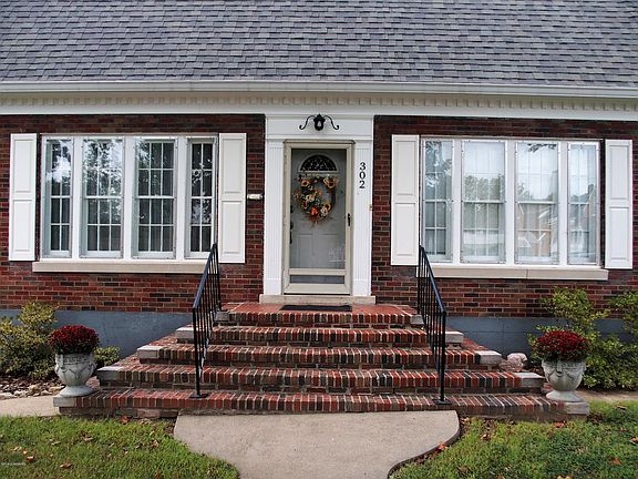 4th image of 302 Hamlin St