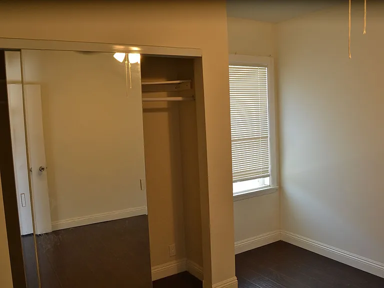 1190 N Kingsley Dr — Photo 8