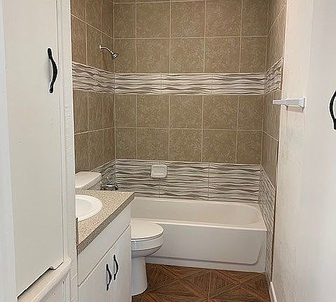Bathroom - lots of storage