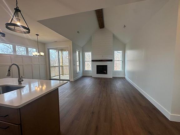 3rd image of 5323 Mia Ct NW