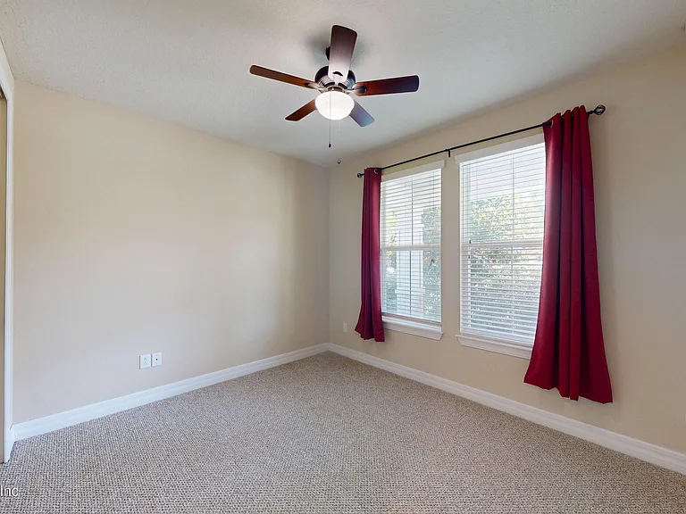 29 Lakefront Ln — Photo 17