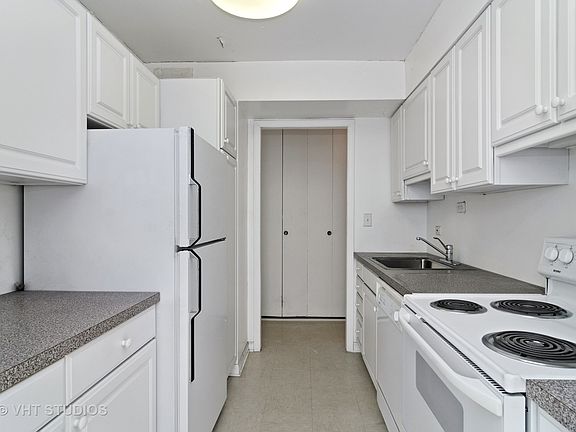 5th image of 1355 N Sandburg Ter #2906