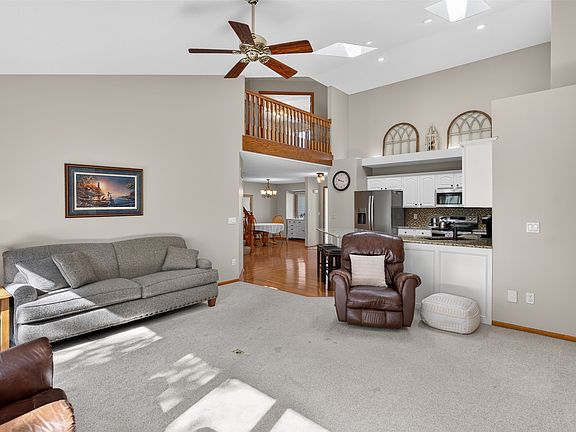 4th image of 5055 Cleburne Ct
