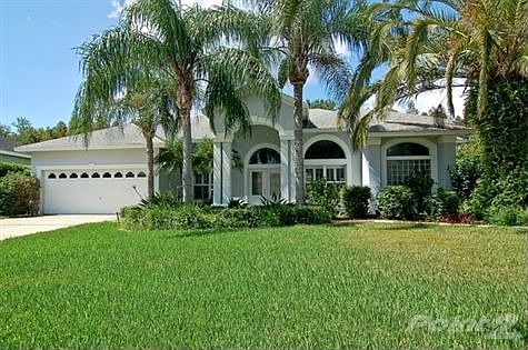 6121 Savoy_Cir_Frt_VHT