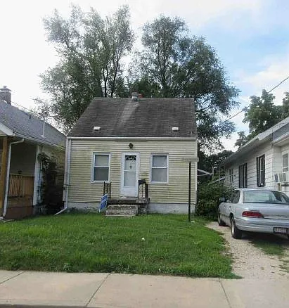 2104 W Callender Ave photo 1