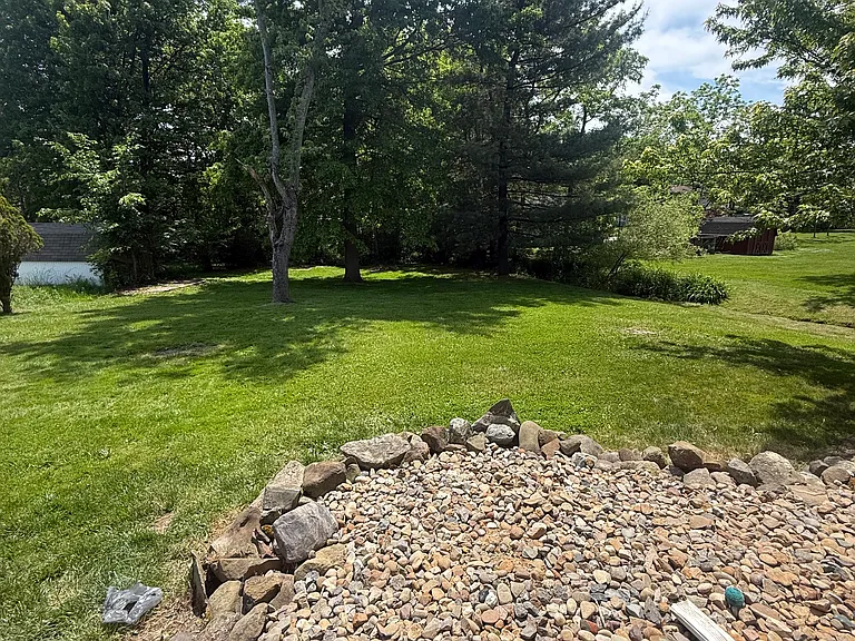 7748 Crestwood Ln — Photo 13