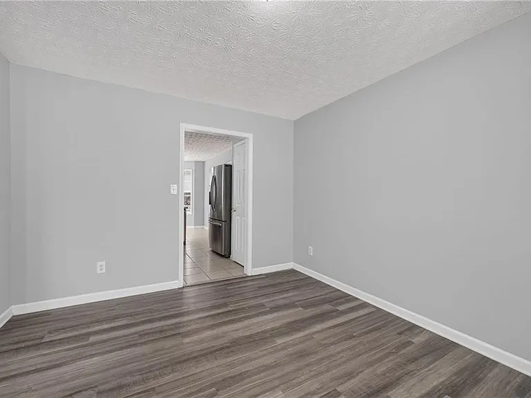 530 Sterling Pointe Ct — Photo 6