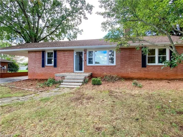 216 Louella Dr, Winston Salem, NC 27107